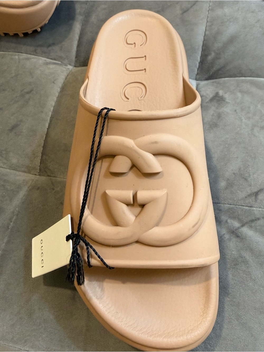 Gucci Vintage Camel GG Logo Rubber Slide Sandals - Picture 11 of 16